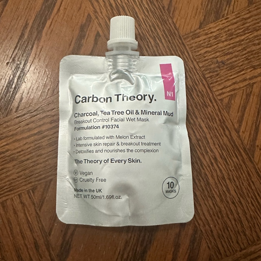 Carbon Theory | Charcoal, Tea Tree Oil & Mineral Mud Face Mask | 50ml - Picture 4 of 5